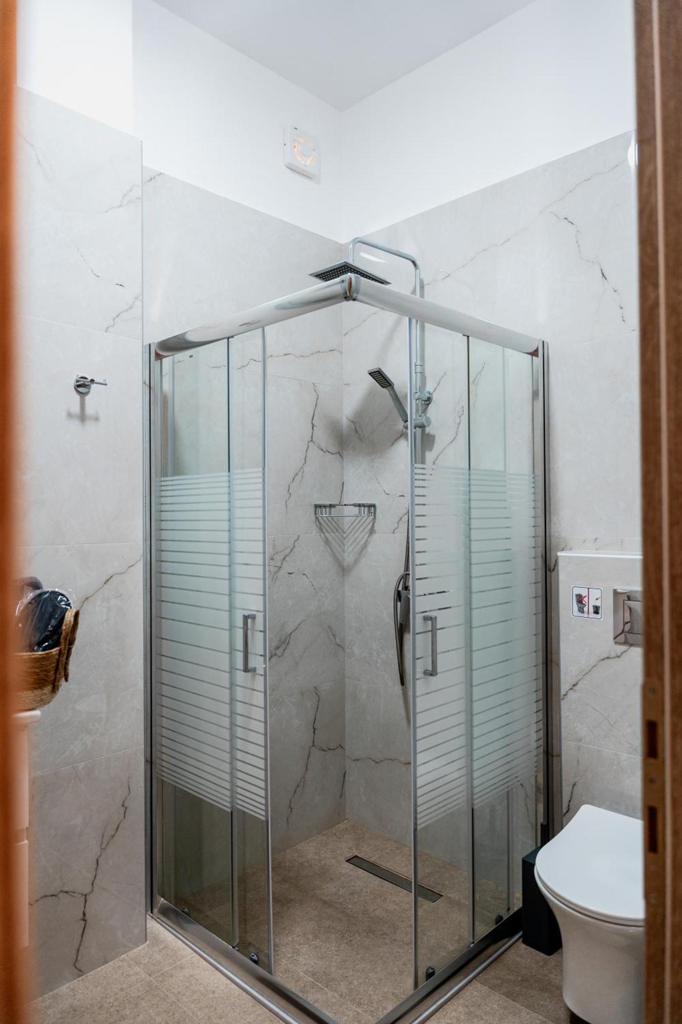 Filion Apartments نافبليو المظهر الخارجي الصورة