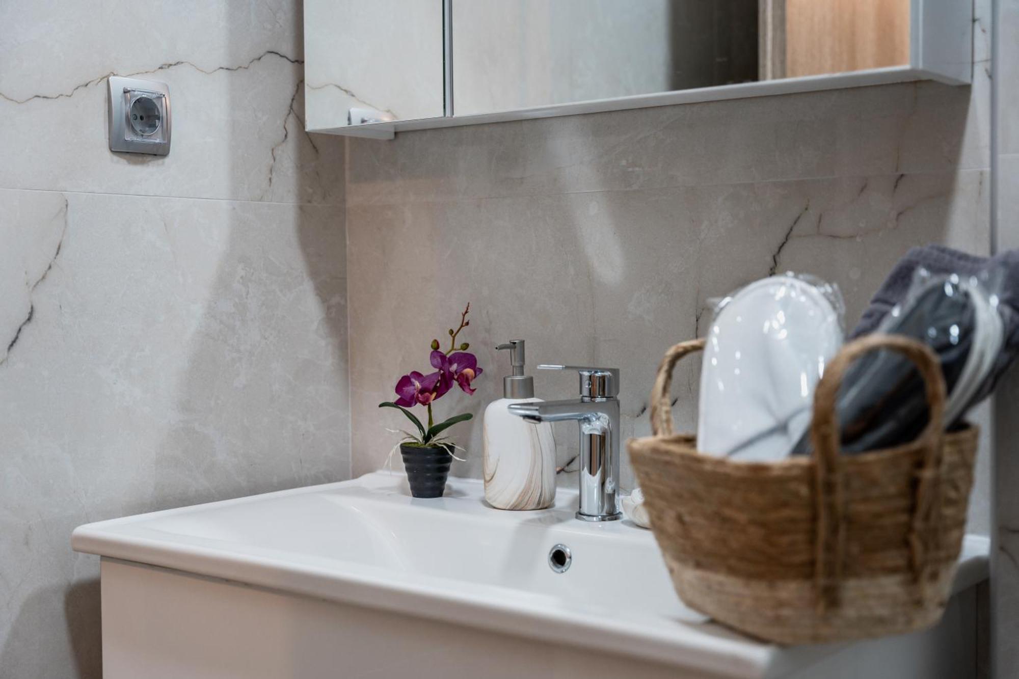 Filion Apartments نافبليو المظهر الخارجي الصورة